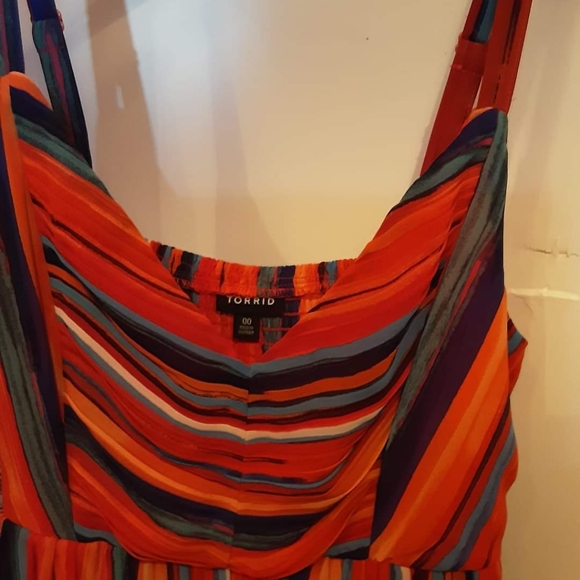 Chiffon Sleeveless Maxi 10-M/L - Picture 3 of 14